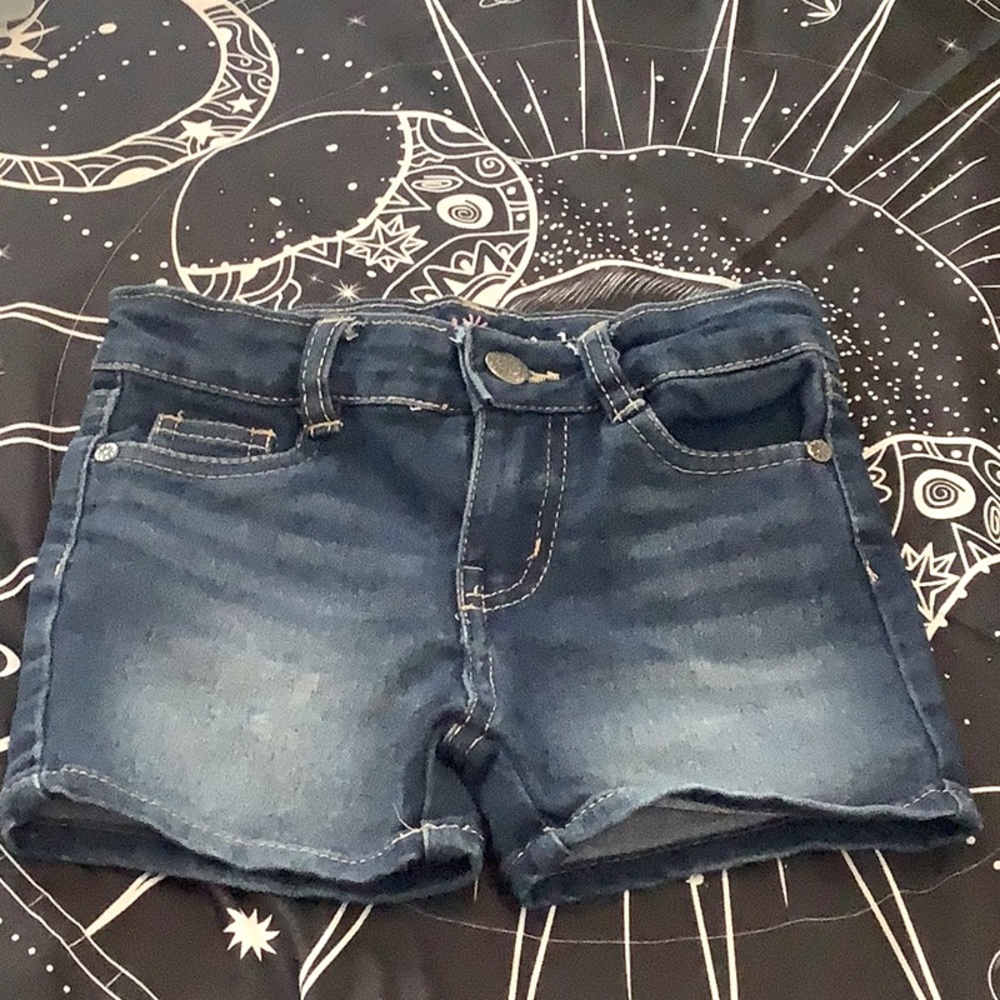 Jean shorts little girls size 4T so cute stretchy blue